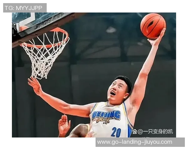 翟晓川：从篮球场上的拼搏者到生活中的多面手，展现无限可能的精彩人生